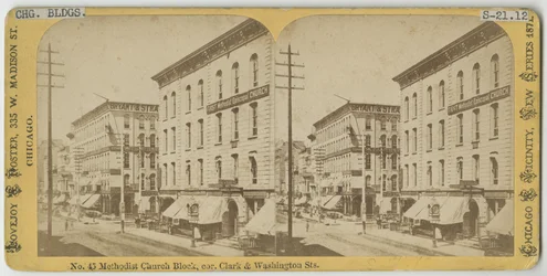 Estereografía de la vista del bloque de la Iglesia Metodista en la esquina de Clark y Washington Streets, Chicago, 1871